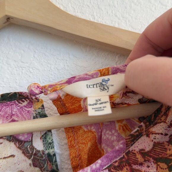 Flutter Sleeve floral blouse - Picture 3 of 5